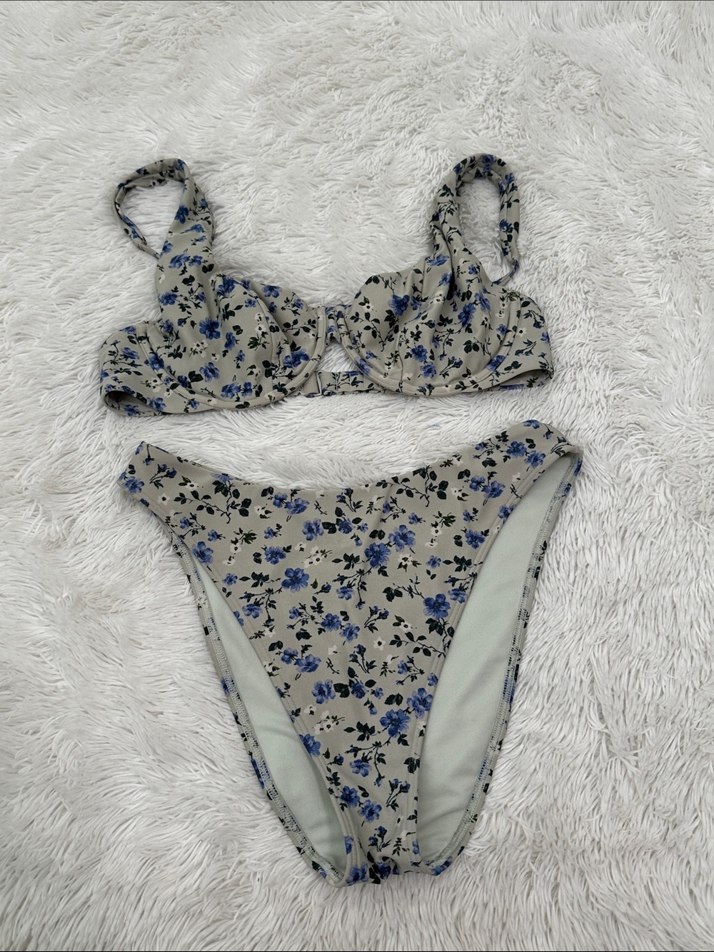🟣 Abercrombie & Fitch High Rise Cheeky Bikini Size M/L